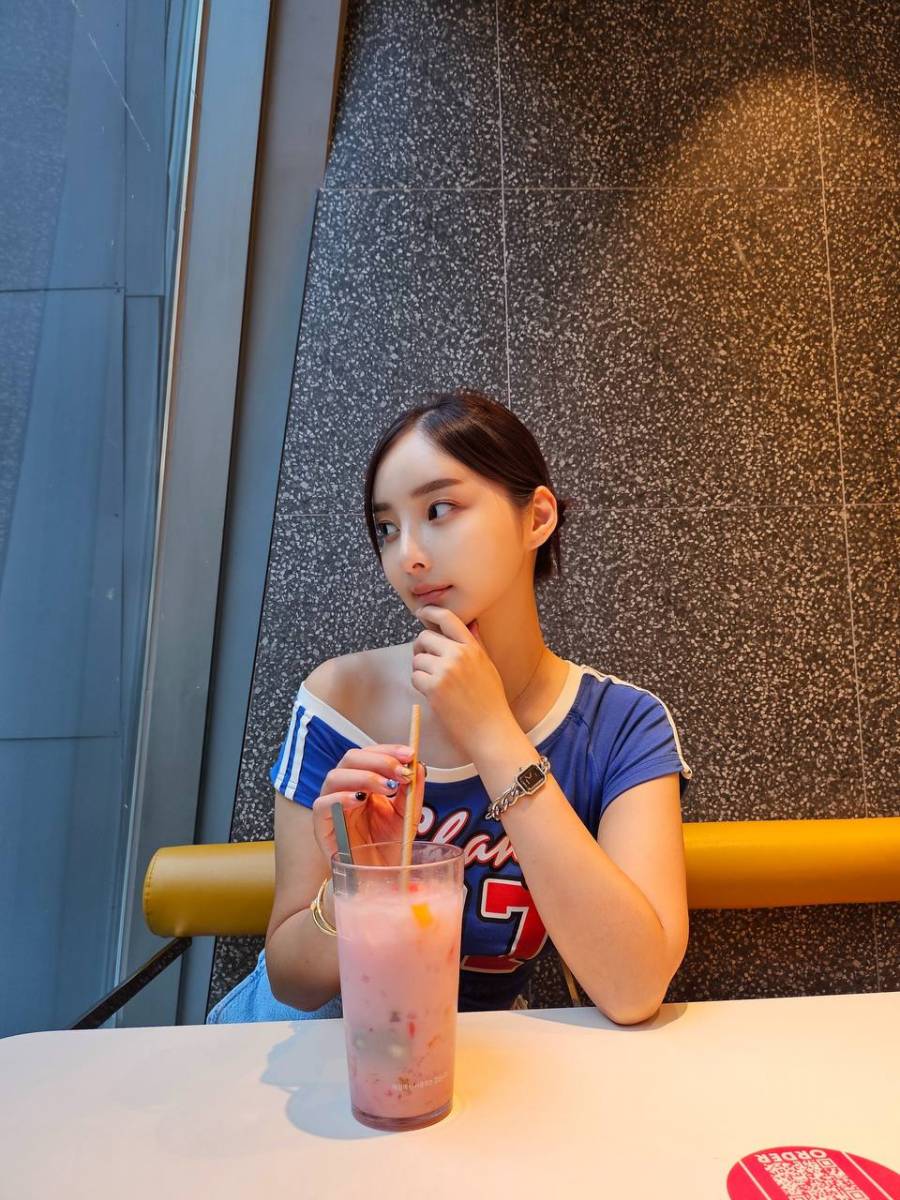 気持ちいい事・・・しちゃいます?😻